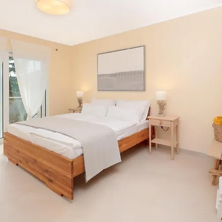 Sunny Icici- Sky Apartment