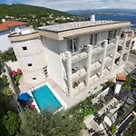 Sunny Icici- Sky Apartment *