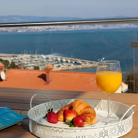 Sunny Icici- Sky * Ičići
